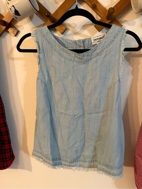 NWT For The Republic Light Blue Sleeveless Chambray Tank